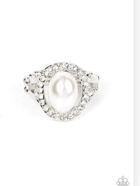 Seize the Simmer paparazzi Silver Pearl & Crystal Halo Ring